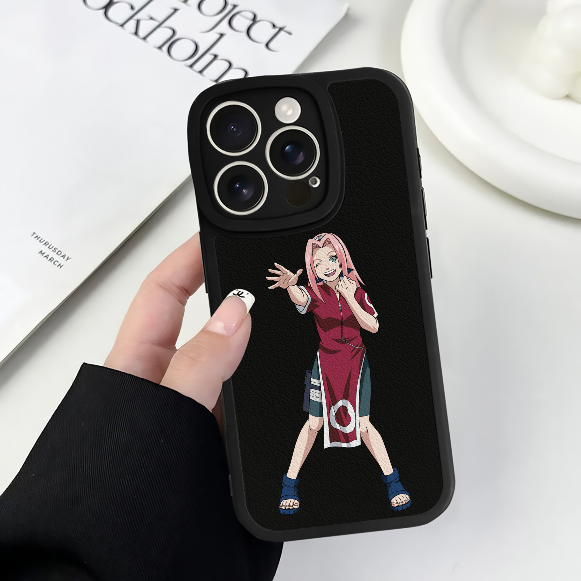 （画像用） NARUTO -ナルト- 春野サクラ Haruno Sakura 【iPhone 16シリーズ対応】シリコンスマホケース（レザー調） 材質：シリコン